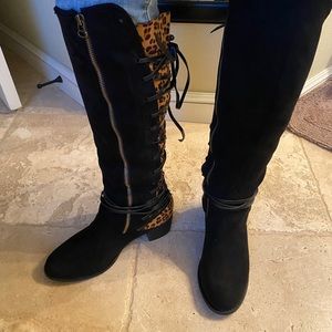 CORKYS Black and leopard. Adjustable width